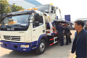 开县汽车道路救援拖车价格